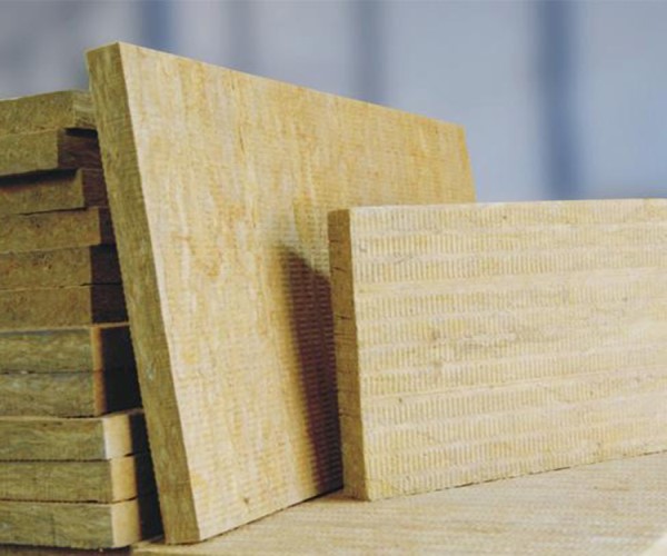 岩棉复合板保温与防火性能优越